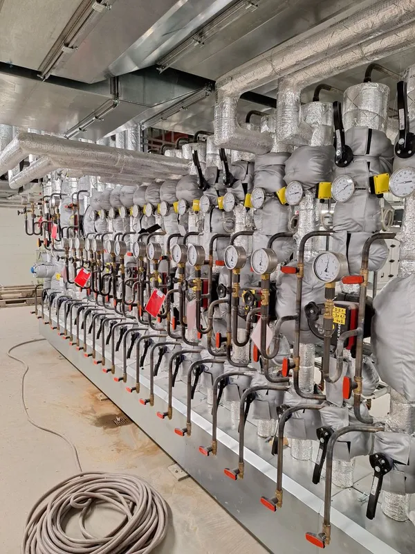 Isolatiematrassen met klittenbandsluiting bij SLK Kliniken