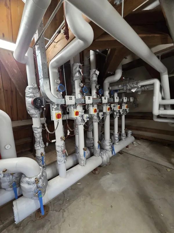 Overzicht geïsoleerde installatie hotel